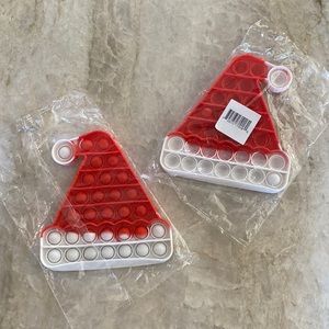 2 Santa hat pop its